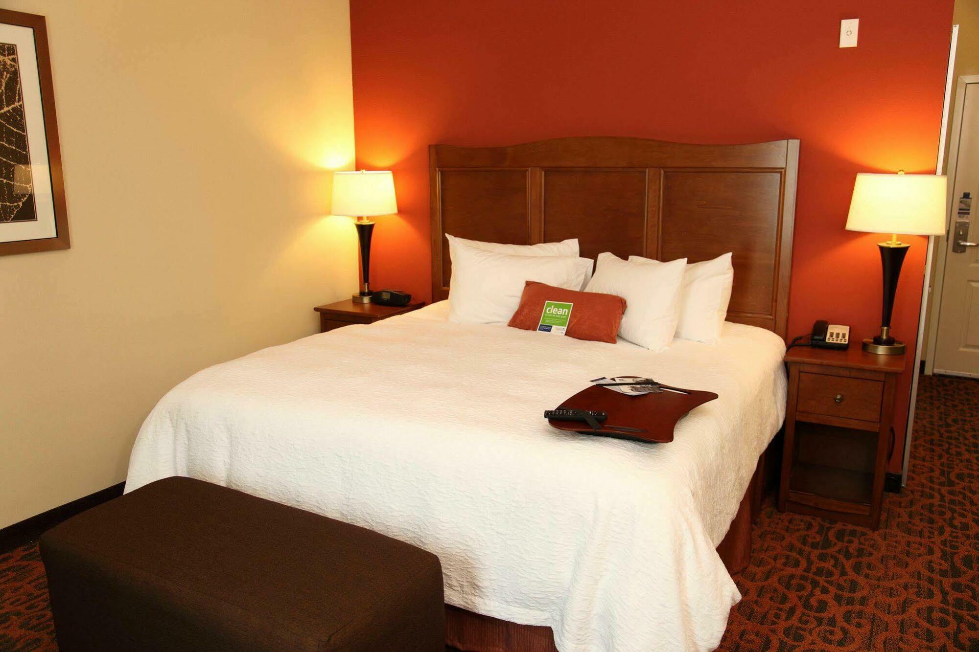 Hampton Inn & Suites Bastrop Værelse billede